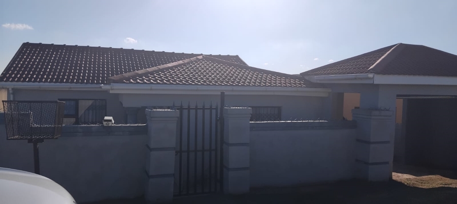 2 Bedroom Property for Sale in Phakamisa Eastern Cape